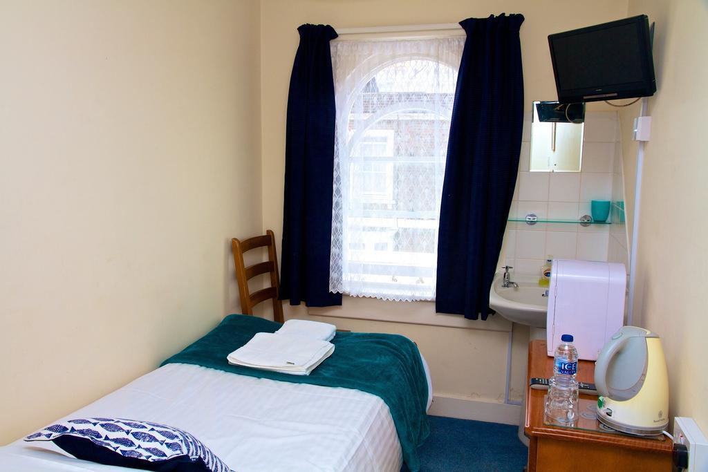 Alverstoke Hotel Weymouth Room photo